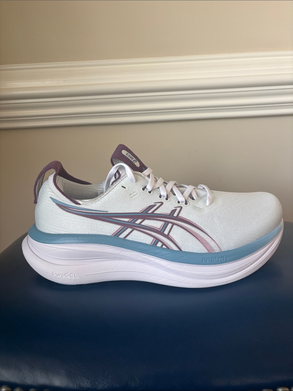 ASICS Gel Nimbus 28, Women’s 9 Wide - Picture 3 of 11